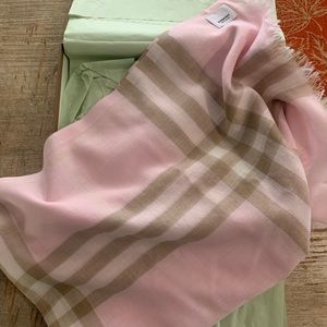 Burberry classic cashmere scarf